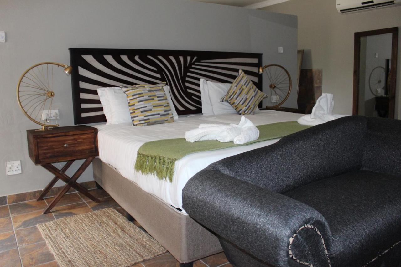 Rivermews Hotel And Spa Maun Extérieur photo