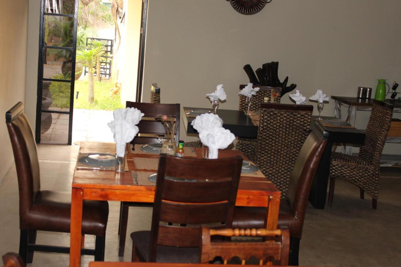 Rivermews Hotel And Spa Maun Extérieur photo