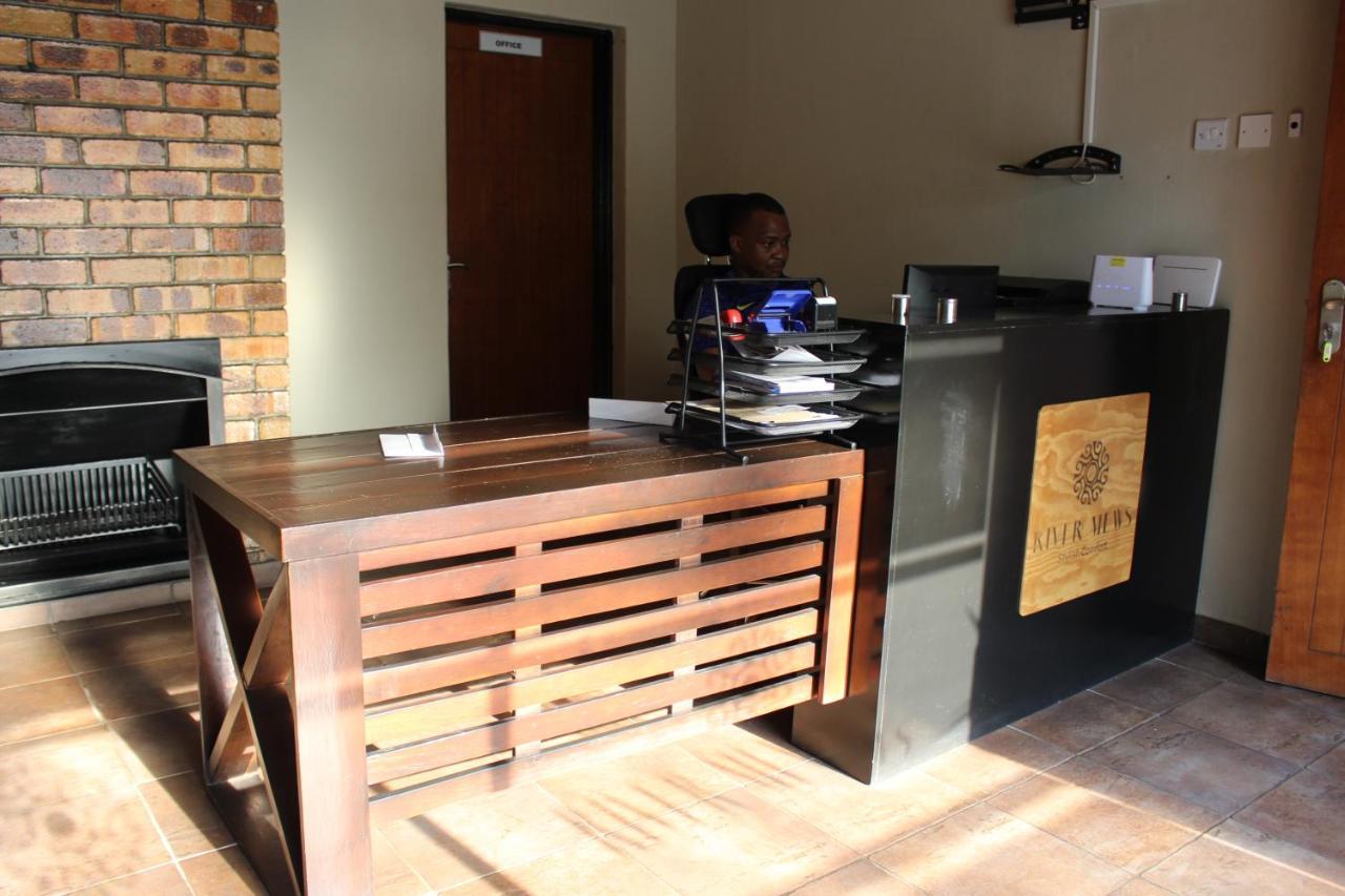 Rivermews Hotel And Spa Maun Extérieur photo