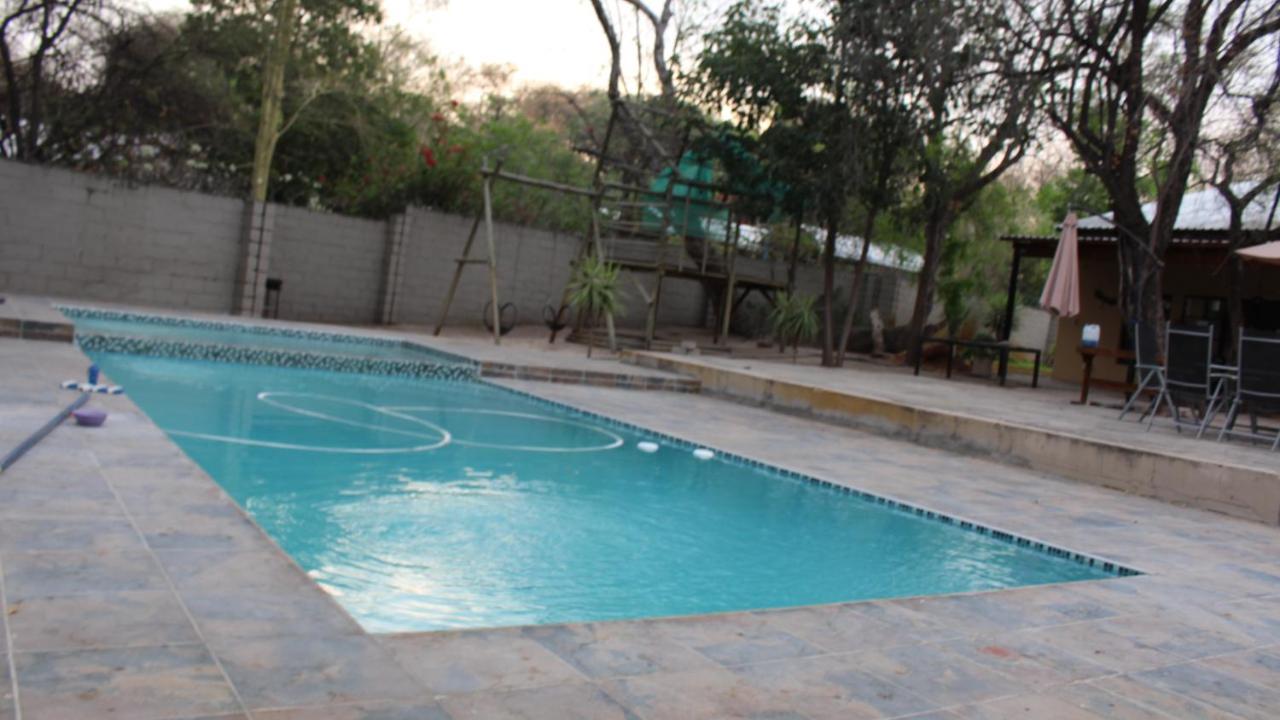 Rivermews Hotel And Spa Maun Extérieur photo